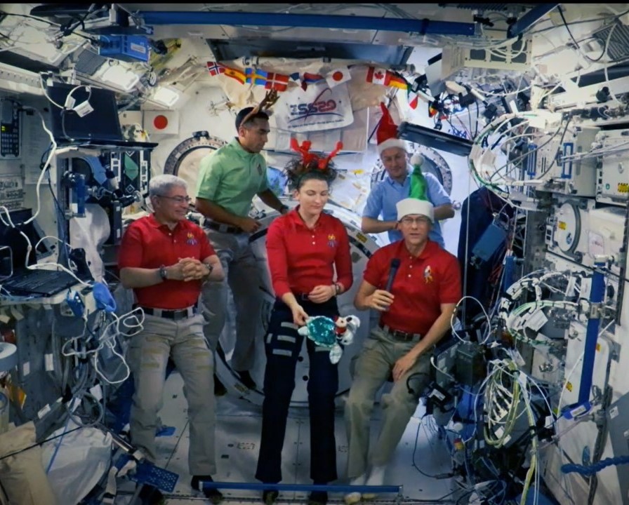 
			Celebrating the Holiday Season in Space - NASA			